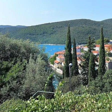 Apartment Near The Sea 650 * Rabac