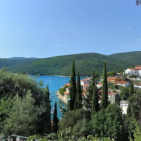 Apartment Near The Sea 650