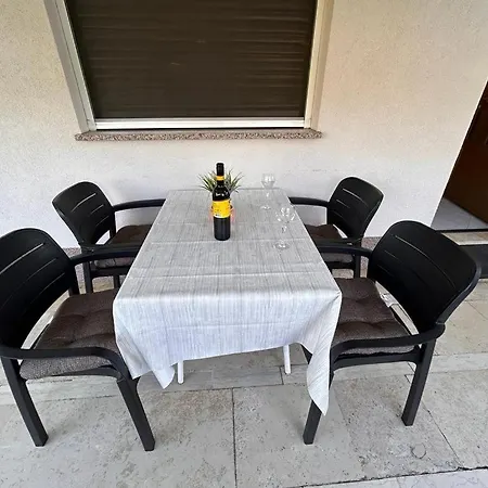Apartment Apartment Near The Sea 650